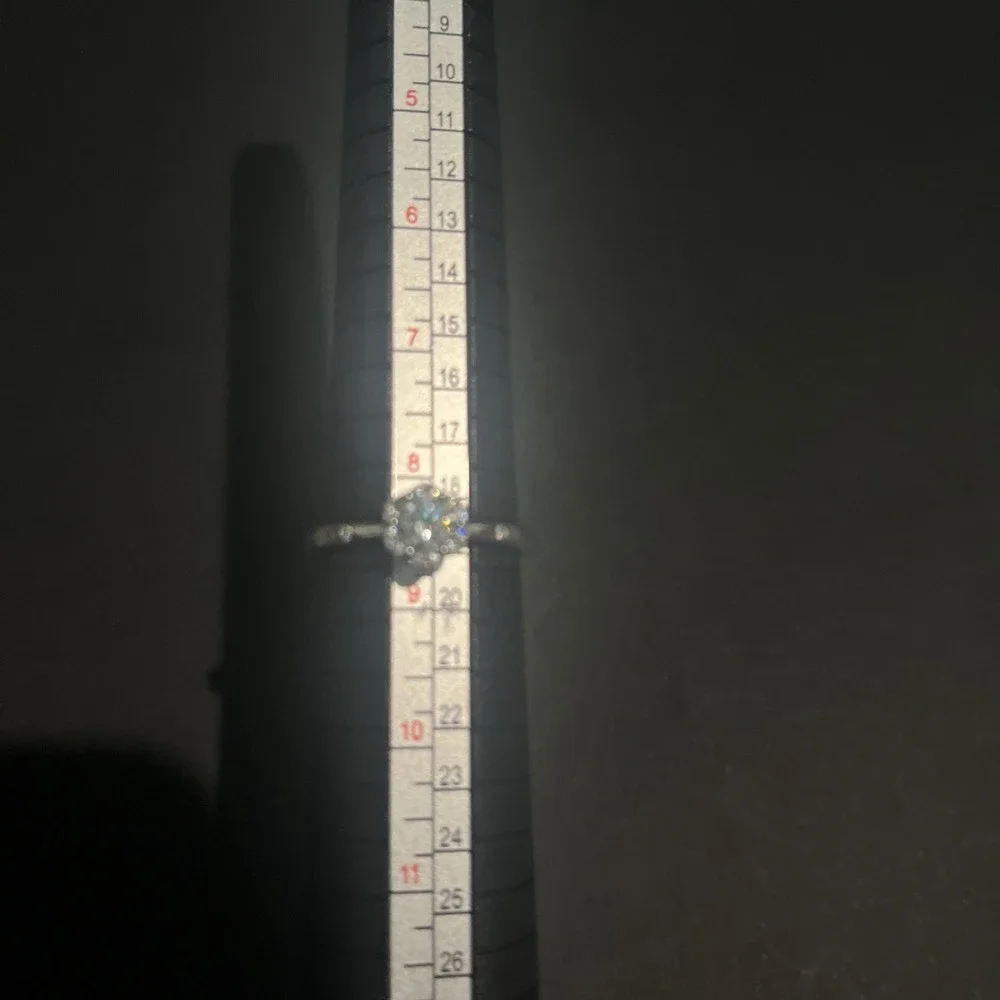 Size 8.5 925 Stamp‎ Sterling Silver Flower Ring Cz - Picture 7 of 7